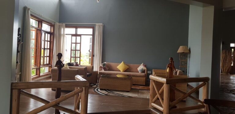 Guest lounge at Emburara Farm Lodge