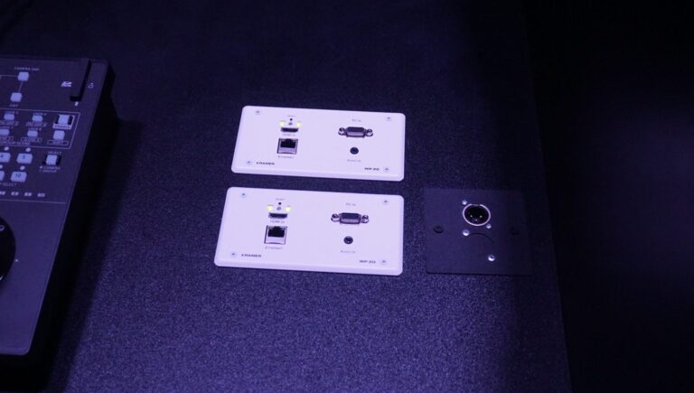 Floor box connection plates with HDMI, VGA and audio inputs